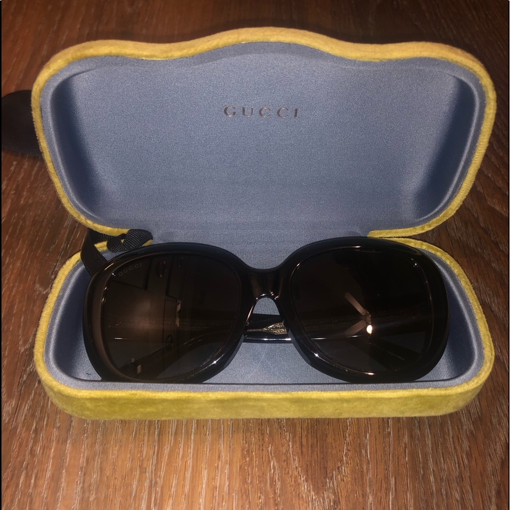 Gucci Round Sunglasses Black with Interlocking G